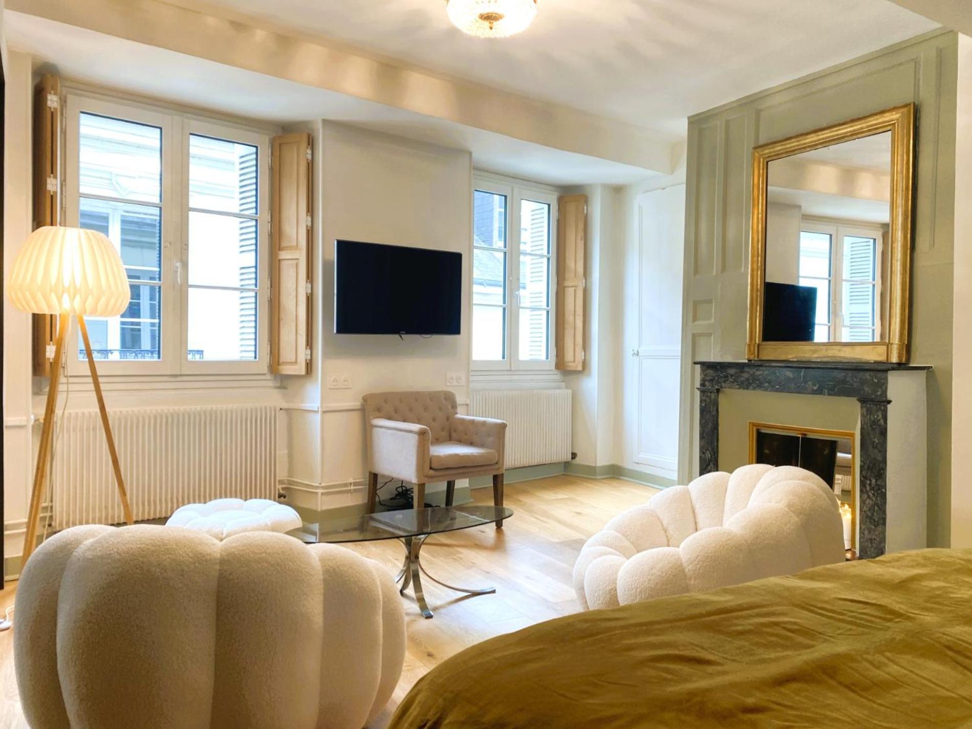 Appartement De Charme Au Coeur Du Centre Historique Tours Esterno foto