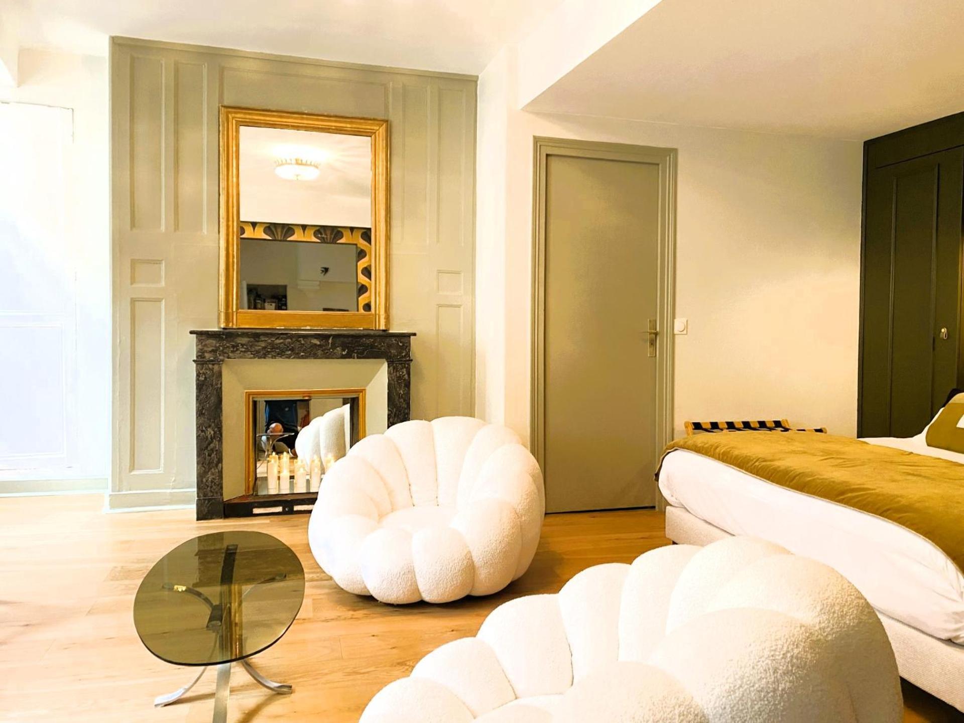 Appartement De Charme Au Coeur Du Centre Historique Tours Esterno foto