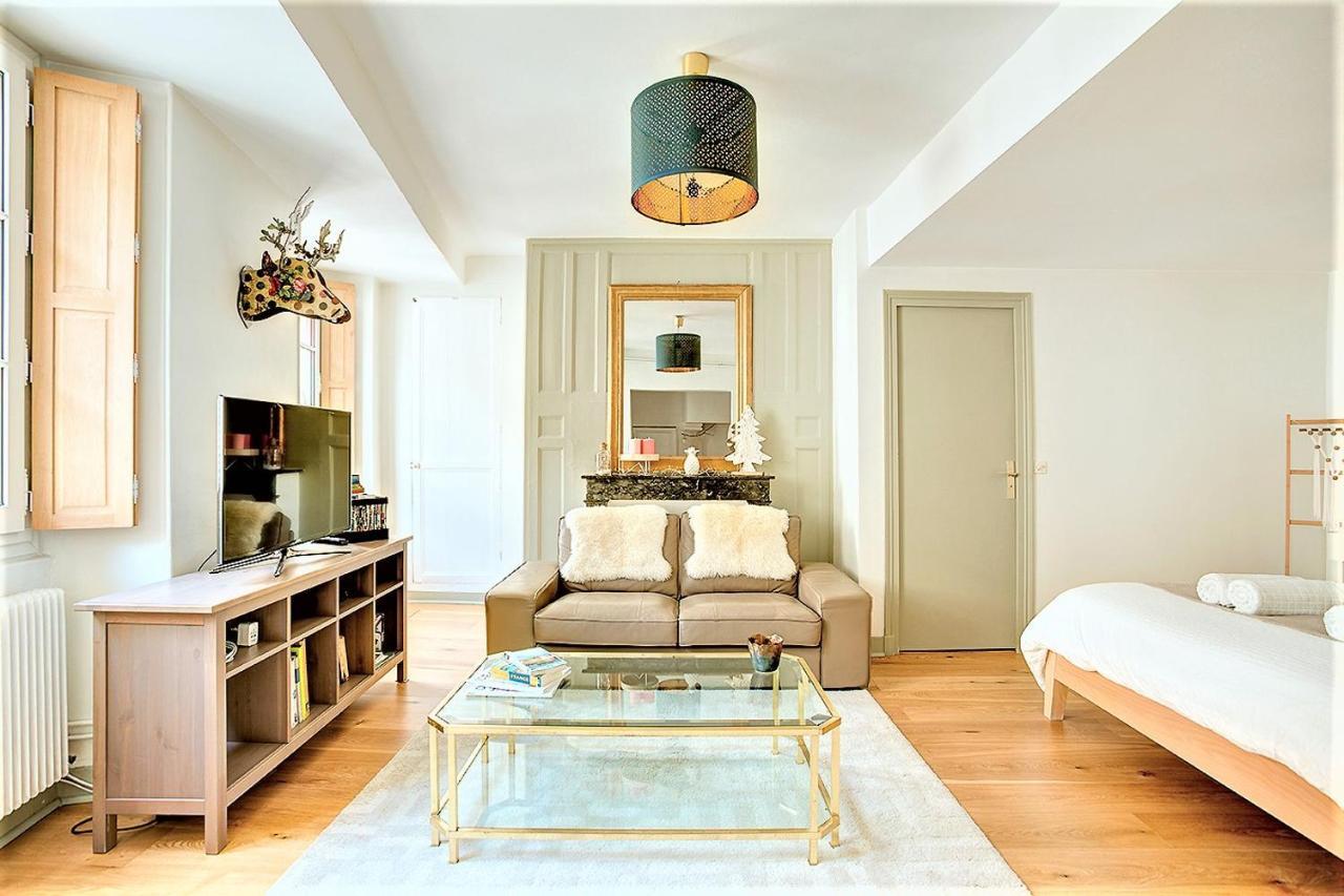 Appartement De Charme Au Coeur Du Centre Historique Tours Esterno foto